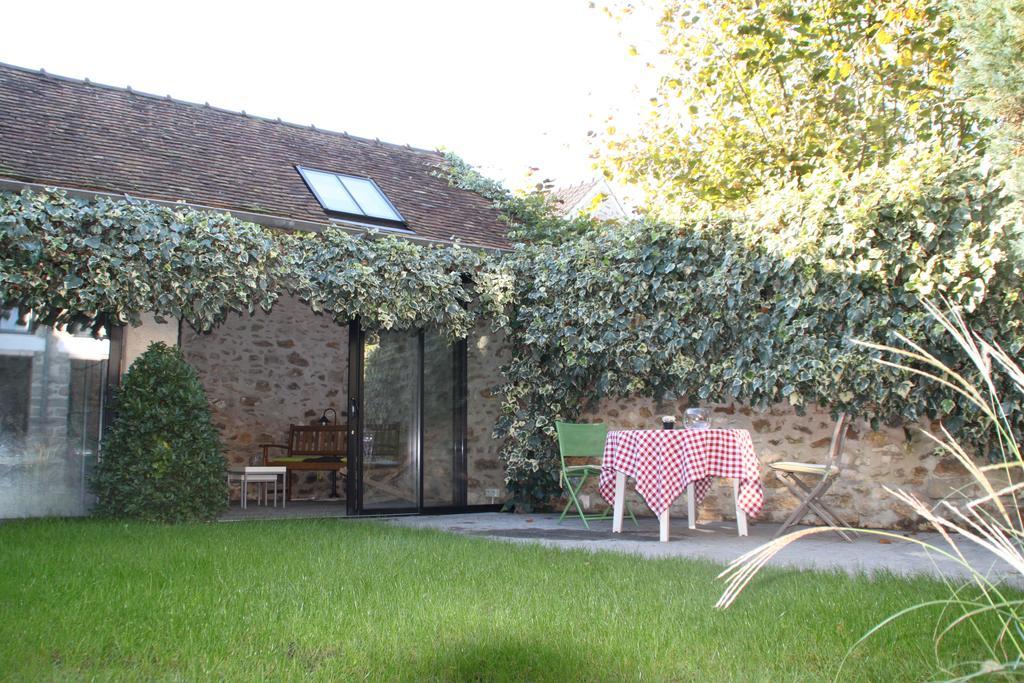 Bed and Breakfast Le Nid D'Hirondelles Perthes-en-Gatinais Exterior foto