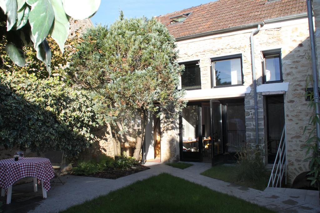 Bed and Breakfast Le Nid D'Hirondelles Perthes-en-Gatinais Exterior foto