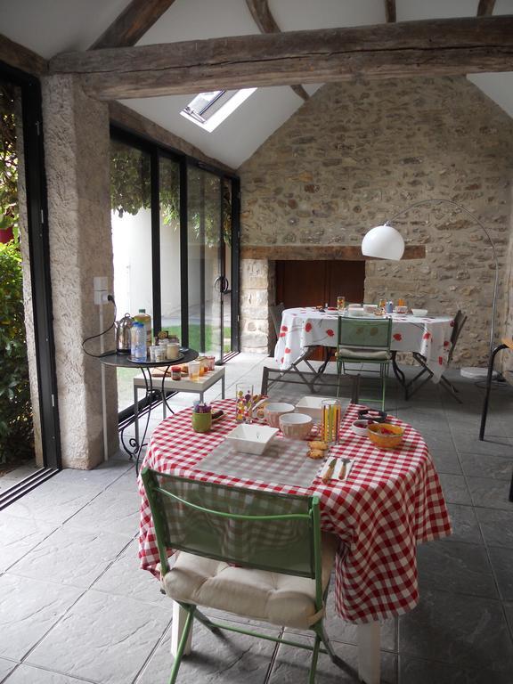 Bed and Breakfast Le Nid D'Hirondelles Perthes-en-Gatinais Exterior foto