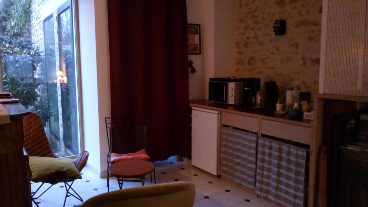 Bed and Breakfast Le Nid D'Hirondelles Perthes-en-Gatinais Exterior foto